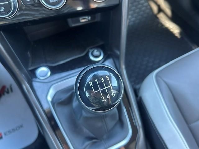 Volkswagen T-Roc 1,6TDi Bohatá výbava rezervace - fotka 42 z 59
