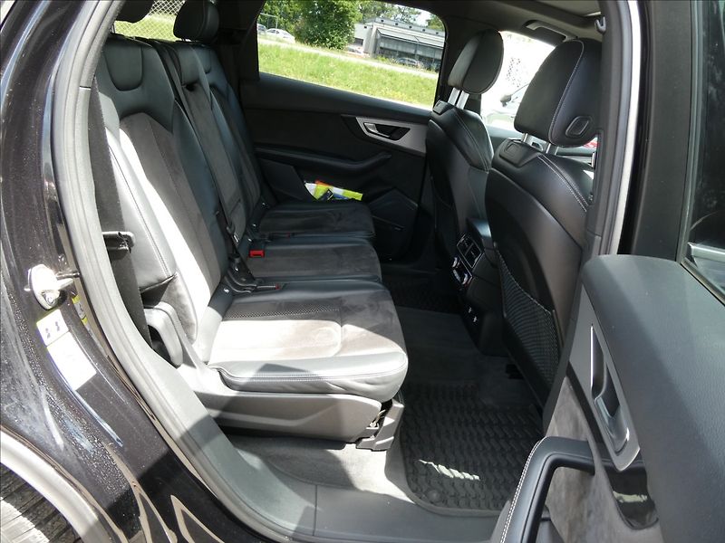 Audi Q7 3,0 TDiV6 200kW S-LINE,QUATTRO - fotka 26 z 48