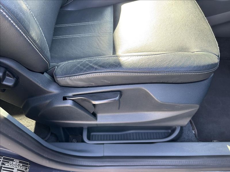 Ford C-MAX 2,0 TDCi 103kW Titanium - fotka 20 z 39