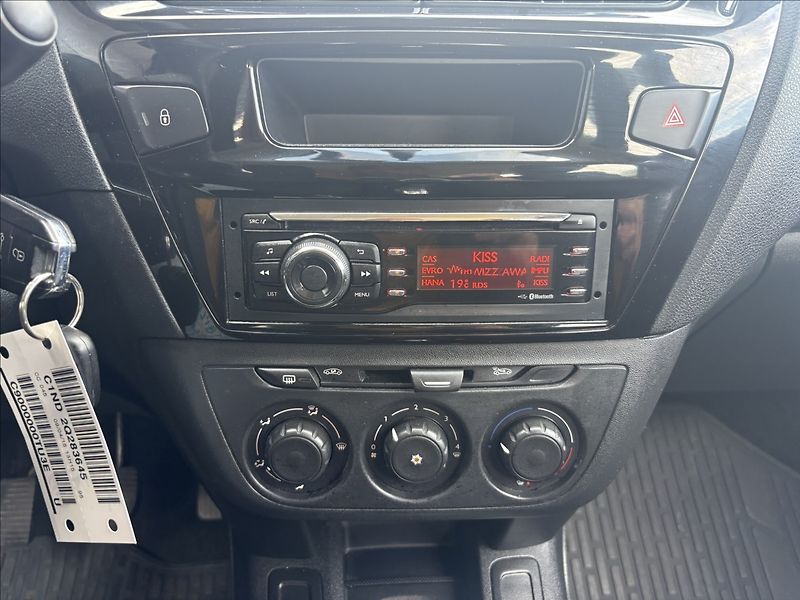 Peugeot 301 1,6 85 kw, ČR serviska - fotka 11 z 22