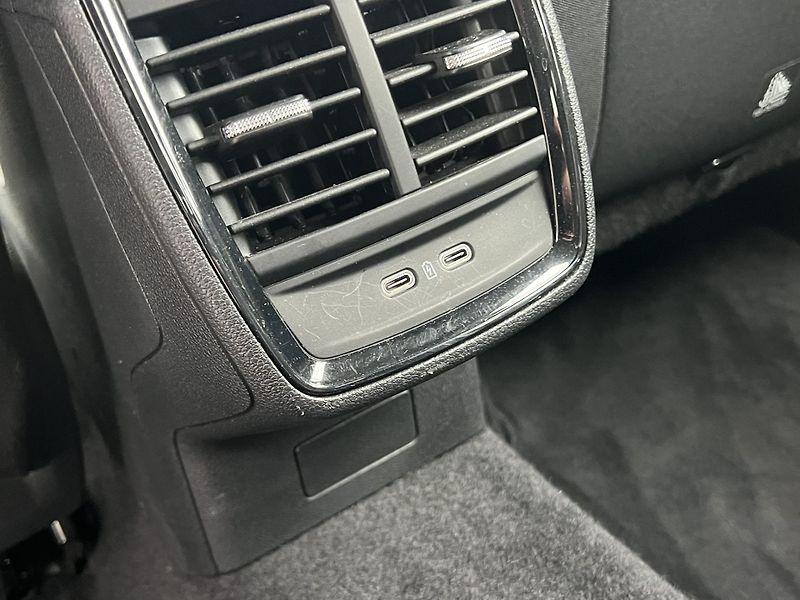 Škoda Kamiq (2021) 1.5TSI 110kW DSG STYLE ČR NOVÉ - fotka 23 z 27