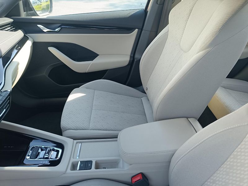 Škoda Octavia (2021) 2,0TSI DSG STYLE 4x4 | ZÁRUKA - fotka 13 z 26