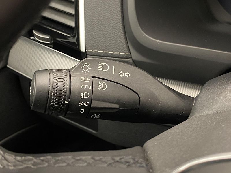 Volvo XC90 B5 AWD DARK PLUS AUT REZERVACE - fotka 22 z 49