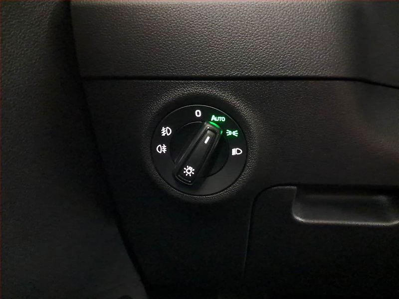Škoda Karoq (2024) Fresh 1.5 TSI - fotka 25 z 32