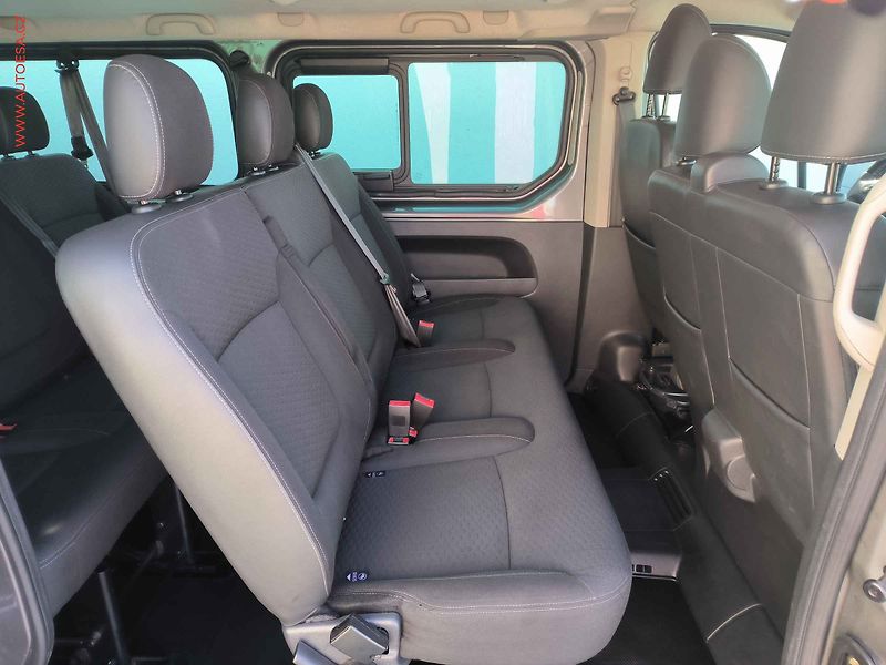 Opel Vivaro (2016) 1.6CDTi L2 9míst, 107kW, navi - fotka 11 z 24