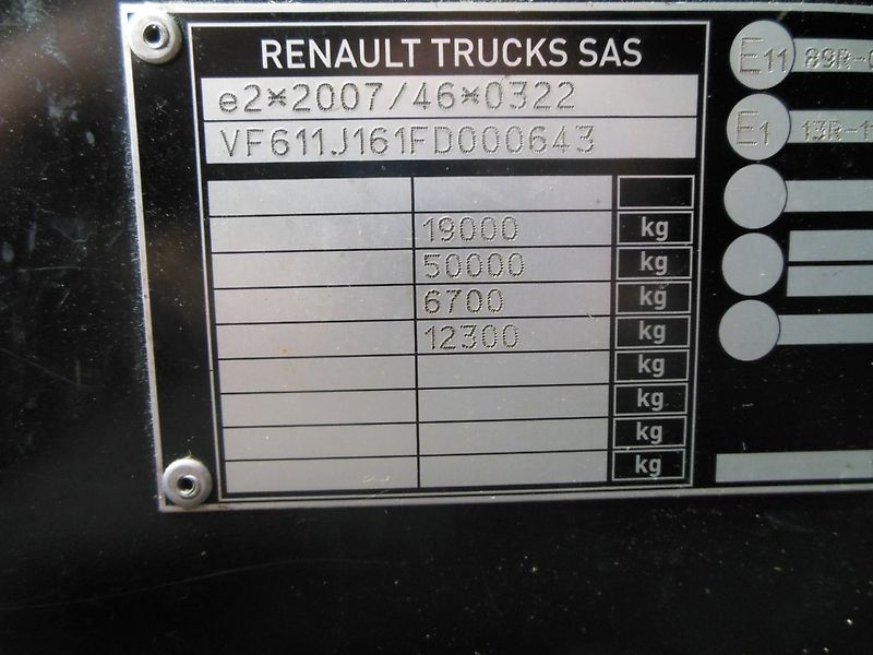 Renault Trucks T T460, Šatní skříň - fotka 28 z 29