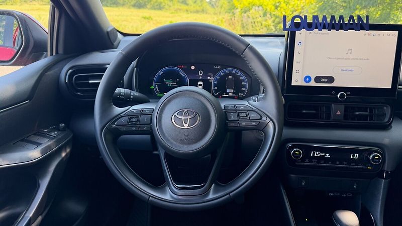 Toyota Yaris 1.5 HEV CVT EXECUTIVE - fotka 6 z 26