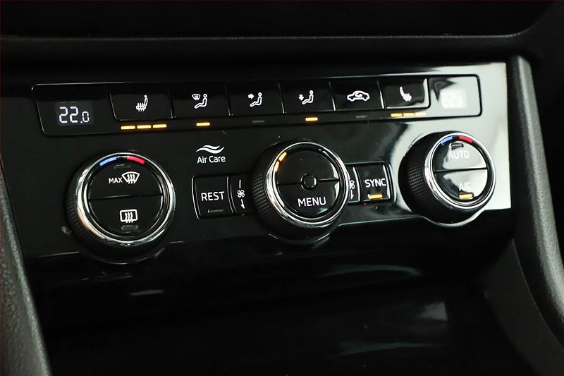 Škoda Superb (2018) 1.6 TDI, Automat, Kůže, Navi - fotka 15 z 20