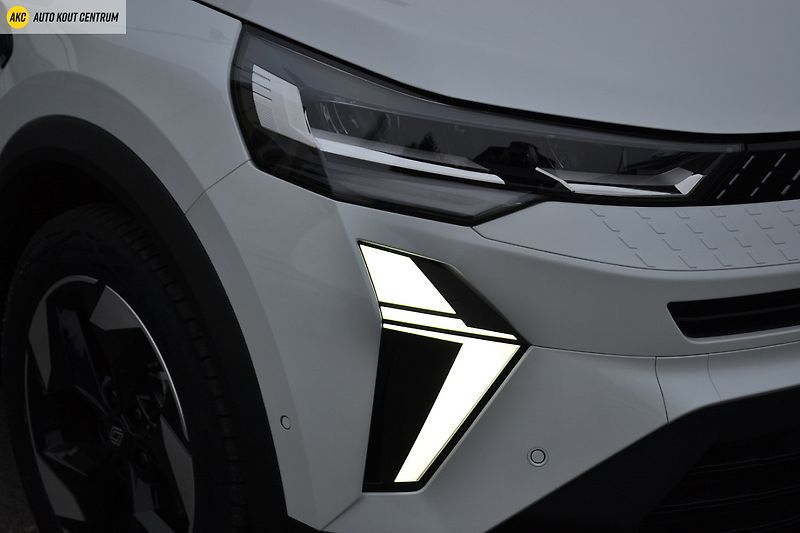 Renault Captur techno E-Tech full hybrid 145 - fotka 10 z 58