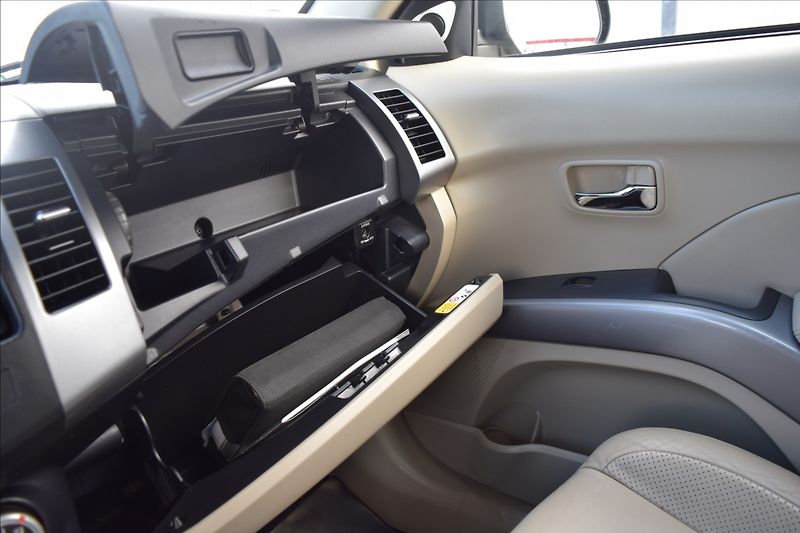 Mitsubishi Outlander 2,2 d 115KW TAŽNÉ 7MÍST 4X4 - fotka 49 z 51