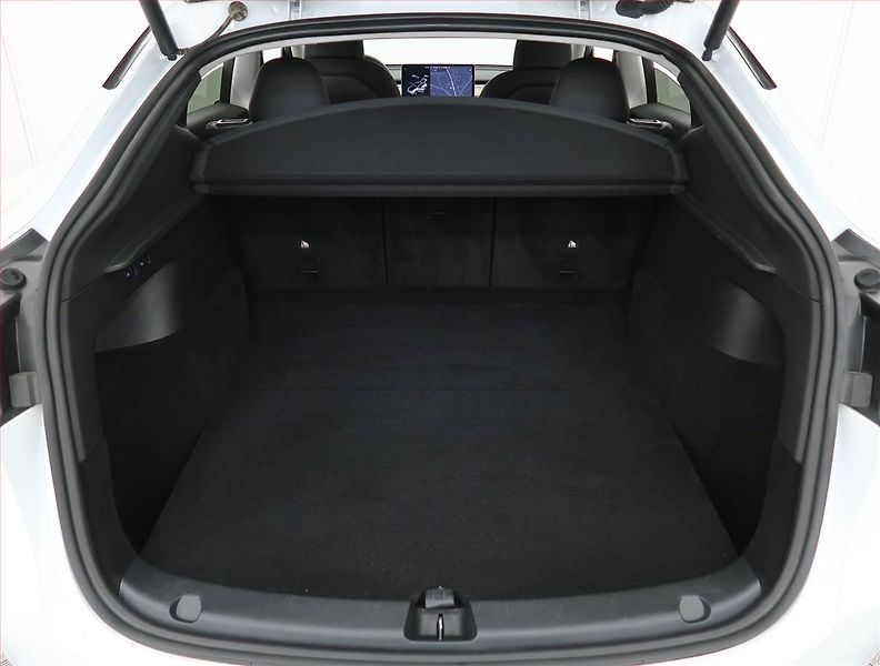 Tesla Model Y (2023) RWD LFP 60kWh, SoH 97% - fotka 13 z 33