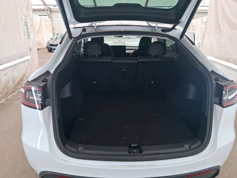 Tesla Model Y (2022) AWD Long Range    PŘIPRAVUJEME - fotka 9 z 10
