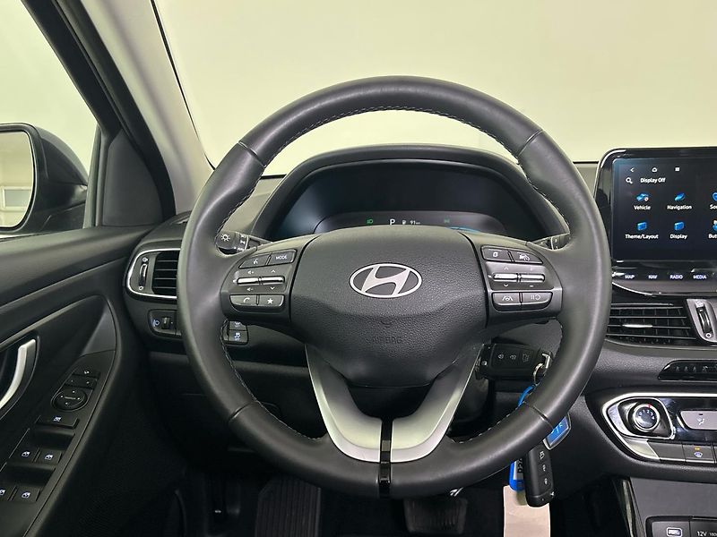 Hyundai i30 Smart DCT - fotka 18 z 26