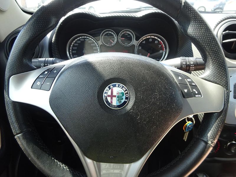 Alfa Romeo MiTo 1.4i 70kW KLIMA  - fotka 14 z 29