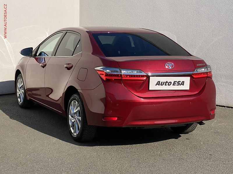 Toyota Corolla (2016) 1.6i, ČR, Xenon, AC - fotka 6 z 17
