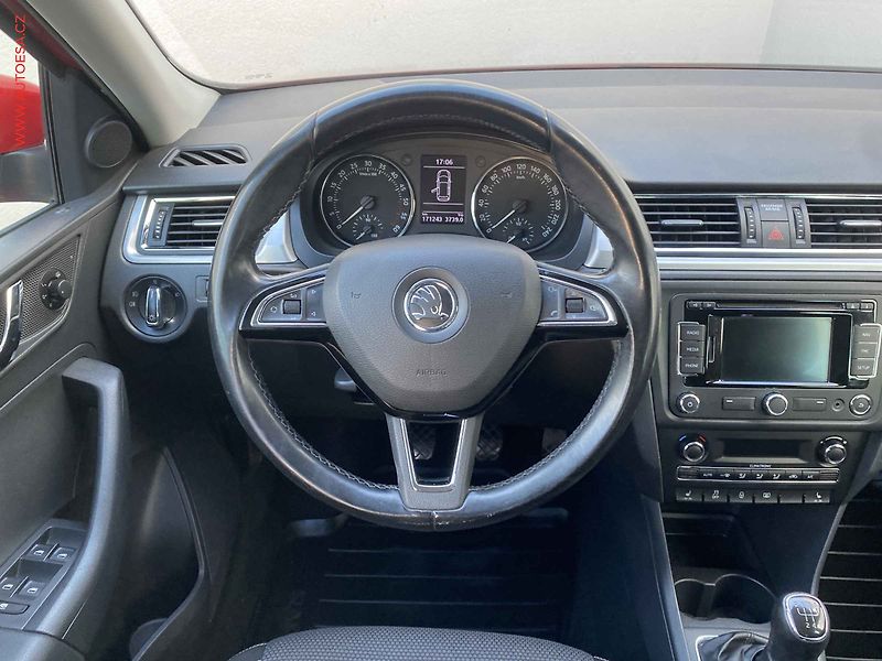 Škoda Rapid (2013) 1.6 TDI, ČR, Elegance - fotka 11 z 17