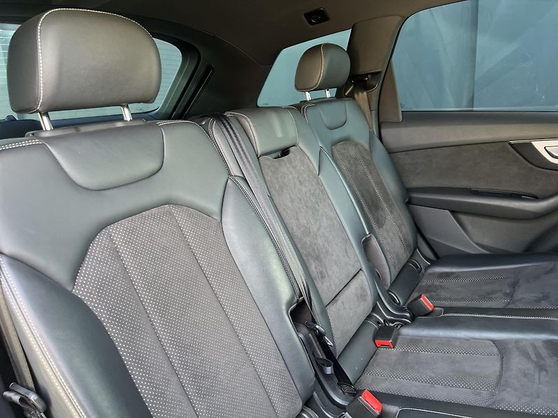 Audi Q7 3.0TDi QUATTRO S-LINE ČR DPH - fotka 30 z 43