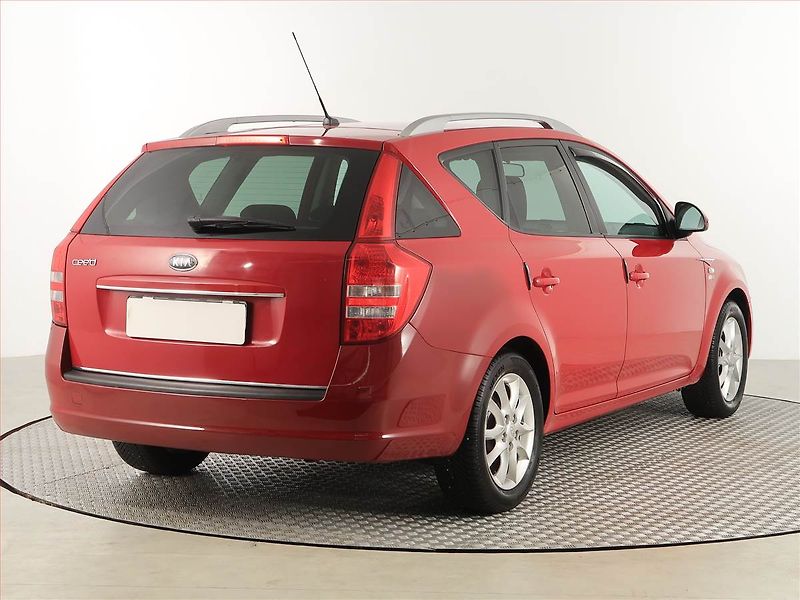 Kia Ceed (2009) 1.6 CVVT, nová STK, udržované - fotka 5 z 16