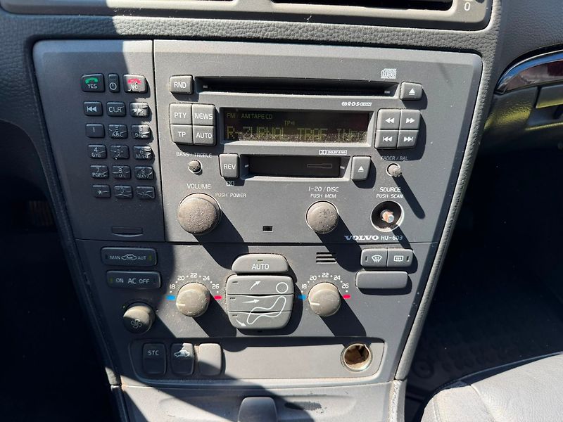 Volvo V70 2.4D 120kW/Tažné/Temp/novéPneu - fotka 18 z 18