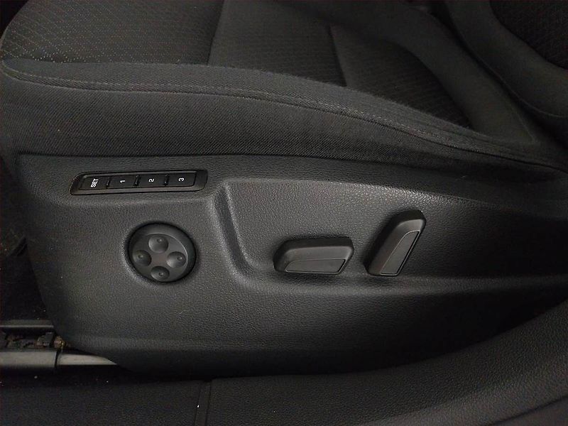 Škoda Superb (2013) Ambition 2.0 TDI, Xenony - fotka 16 z 25