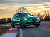 K mání je Stelvio či klasická Giulia