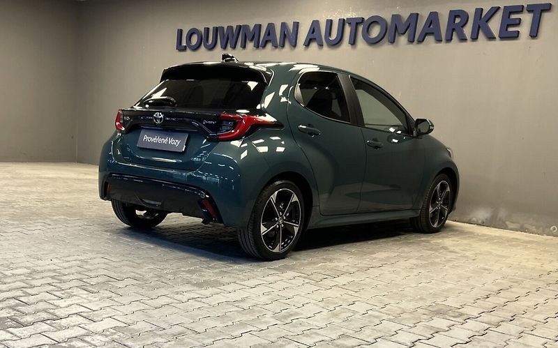Toyota Yaris 1.5 Hybrid AT EXECUTIVE VIP SK - fotka 2 z 18