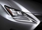 Lexus RC.