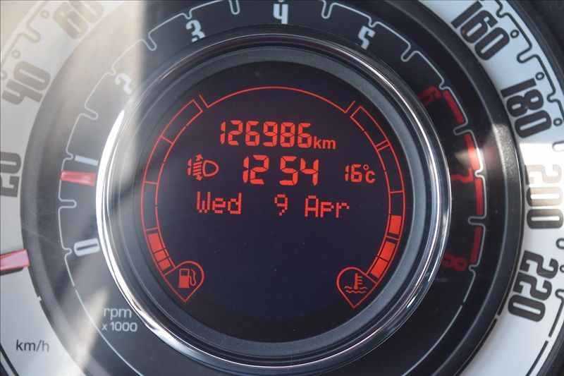 Fiat 500 0,9 i 63KW PO STK ALU KLIMA - fotka 31 z 43