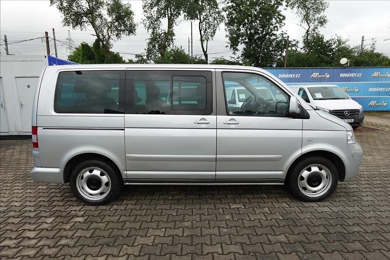 Volkswagen Multivan 2,5 TDi  7 MÍST AUTO KLIMA - fotka 6 z 30
