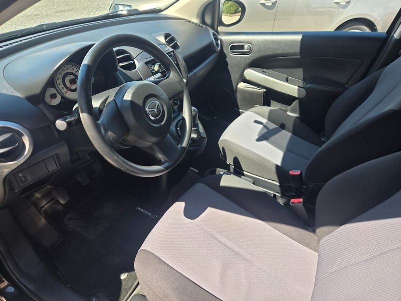 Mazda 2 (2010) 1.3 i Klima - fotka 7 z 21