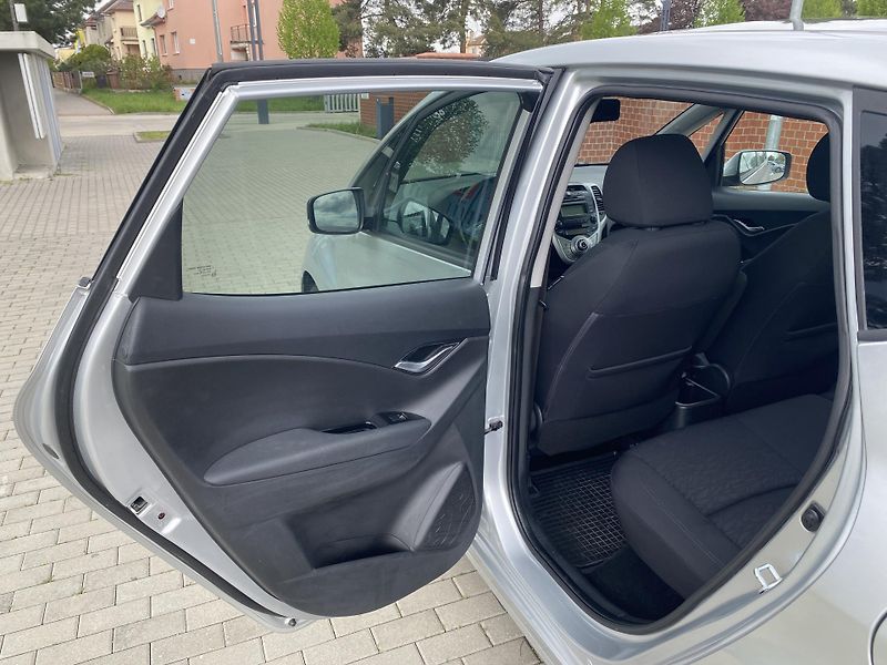 Hyundai ix20 1.6 CRDi, PREMIUM, PANORAMA!! - fotka 38 z 44