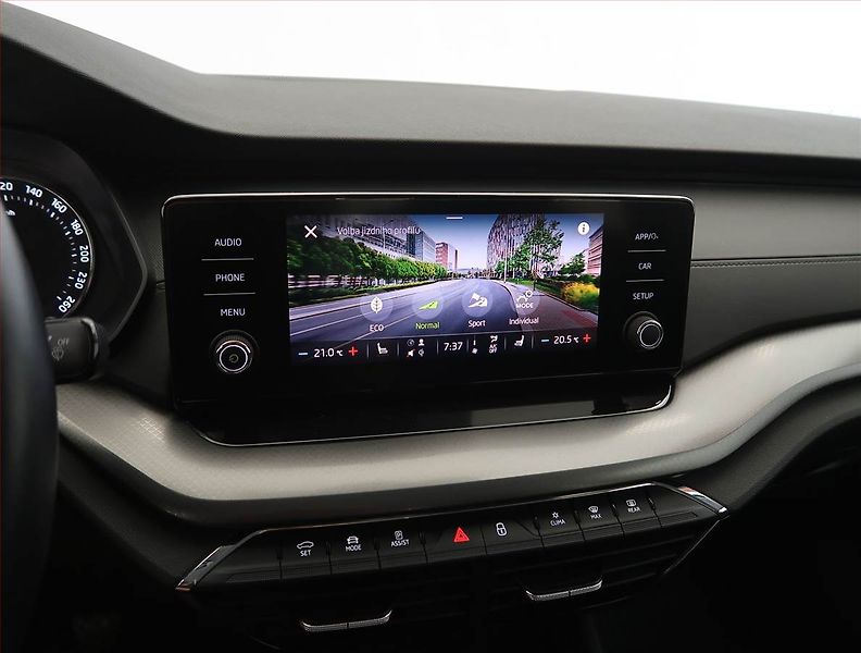 Škoda Octavia (2022) Style 1.0 TSI, Serv.kniha - fotka 19 z 26