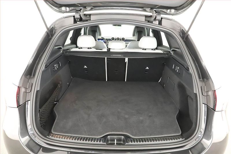 Mercedes-Benz GLC (2025) 300 de 4MATIC, AMG LINE - fotka 19 z 20
