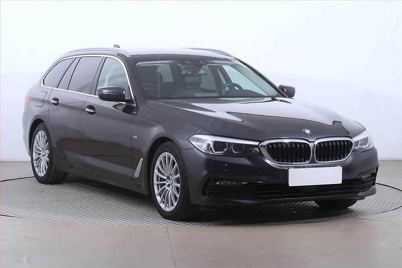 BMW Řada 5 (2017) Sport Line 520d xDrive - fotografie inzerátu