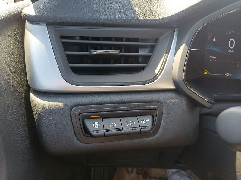 Mitsubishi Grandis INVITE+ 1.3 DI-T MILD HYBRID 1 - fotka 12 z 21
