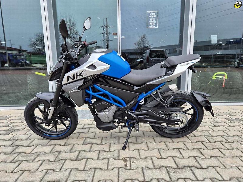 CFMOTO 300 NK (2026) AKČNÍ CENA - fotka 7 z 17