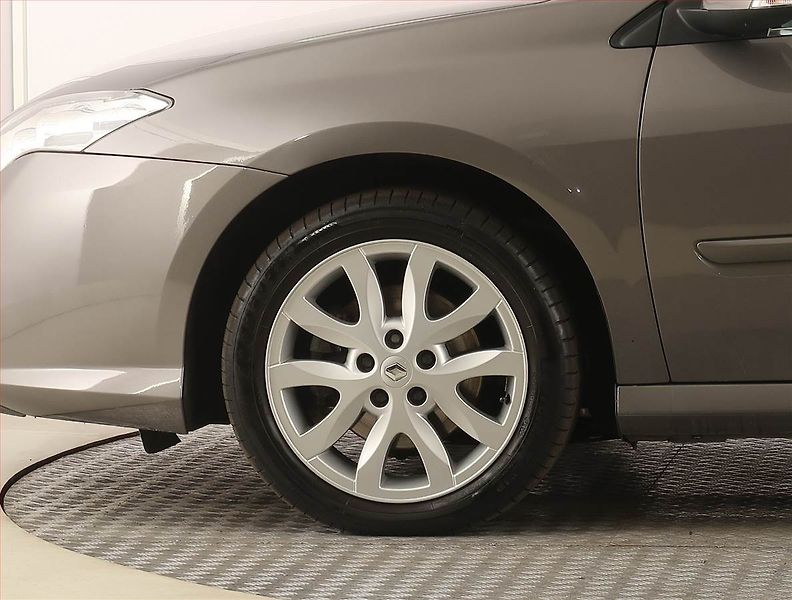Renault Laguna (2008) 2.0 16V, Serv.kniha, Navi - fotka 15 z 19