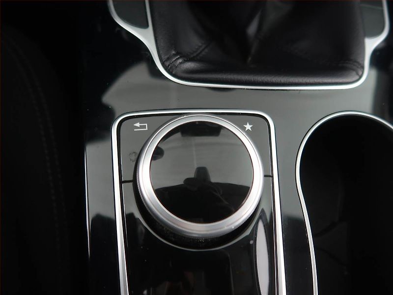 Mercedes-Benz Třídy C (2017) C 180 d, Navi, Tempomat - fotka 17 z 20
