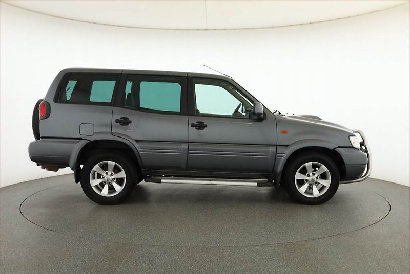 Nissan Terrano (2005) 3.0 Di , 4X4 - fotka 6 z 19