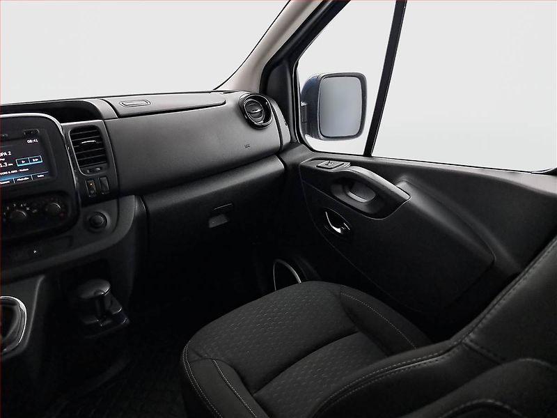 Opel Vivaro (2016) 1.6 BiCDTI, Bus, 8Míst, ČR - fotka 8 z 19