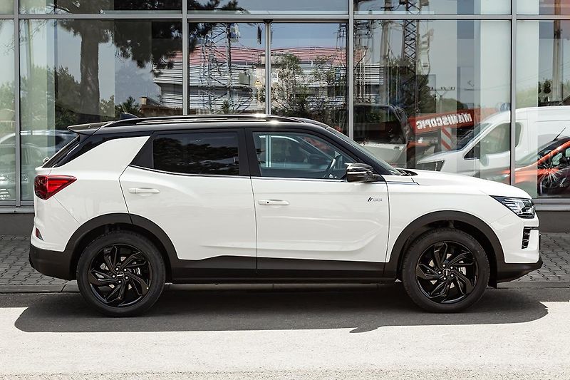 KGM Korando (2026) 1,5 GDI 2WD AT STYLE+TECH+BLAK - fotka 4 z 8