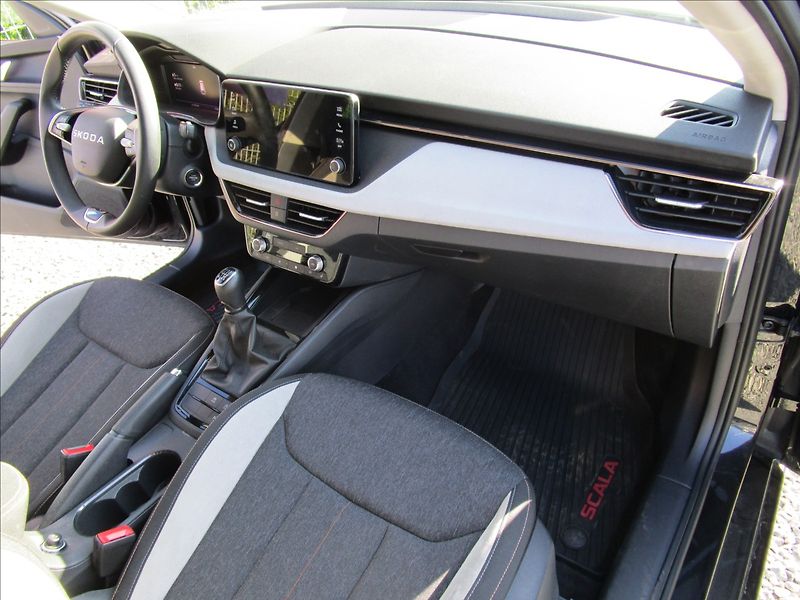 Škoda Scala 1.0TSi  130 Let Premium, 1. ma - fotka 17 z 43