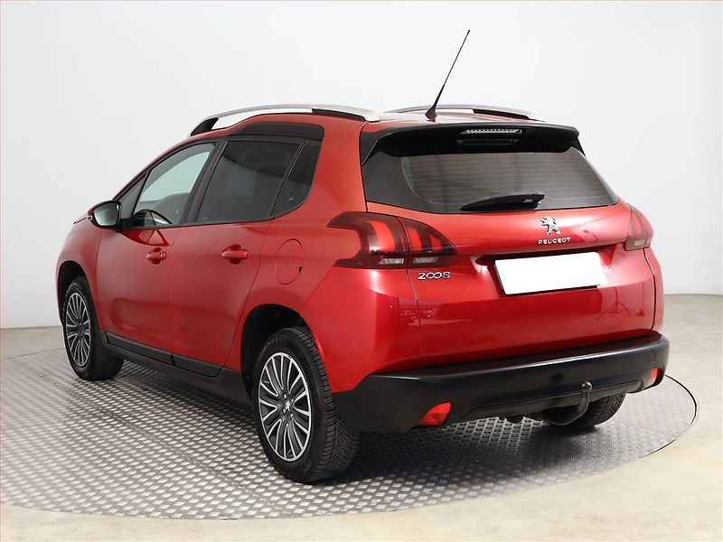 Peugeot 2008 (2018) 1.2 PureTech, ČR,1.maj - fotka 4 z 11