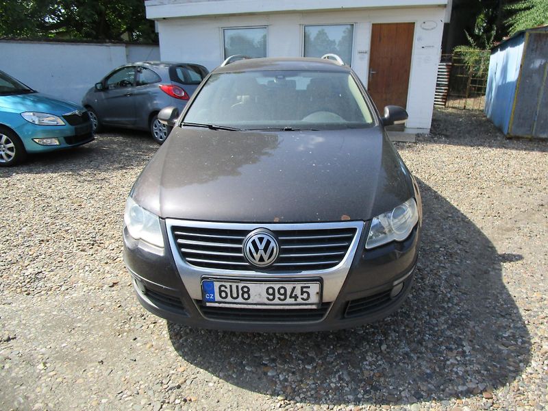 Volkswagen Passat 2,0TDi-125KW - fotka 2 z 15
