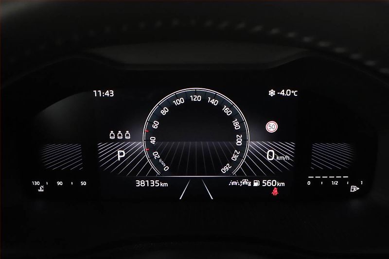 Škoda Karoq (2024) Fresh 2.0 TDI - fotka 8 z 18