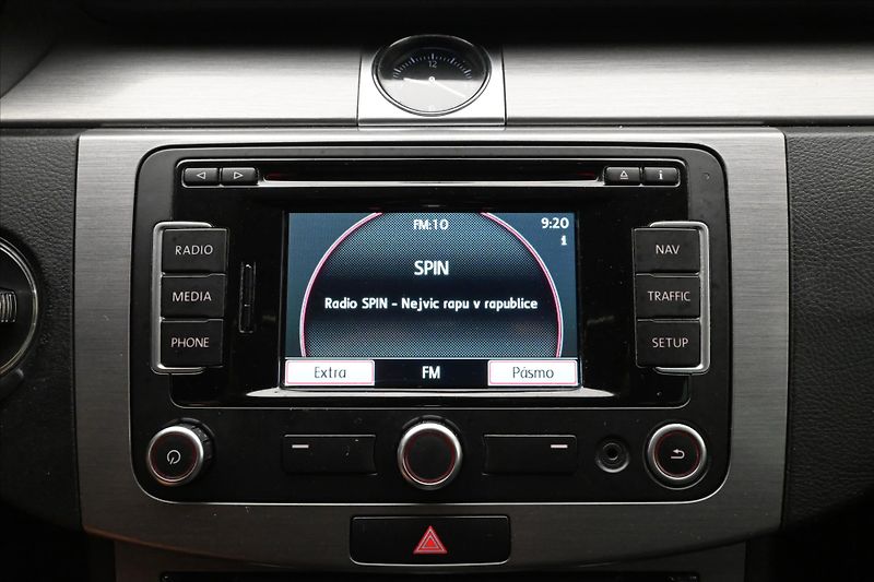 Volkswagen Passat 2,0 TDI 103kW DSG Nová STK - fotka 19 z 29