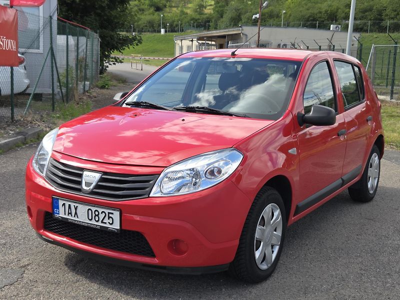 Dacia Sandero 1,4i 55kw NYNÍ VELKÝ SERVIS!  - fotka 1 z 11