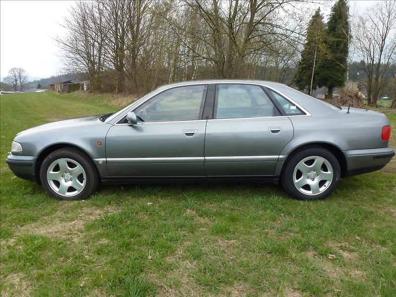 Audi A8 4,2 V8 Quattro 4x4 AUTOMAT - fotka 16 z 65