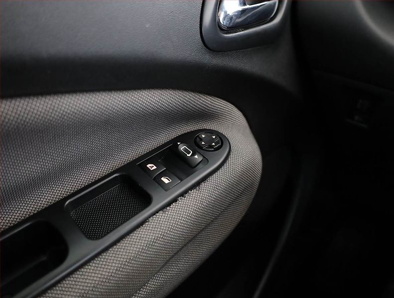 Citroën C3 Picasso (2010) 1.4 i, v provozu - fotka 10 z 12