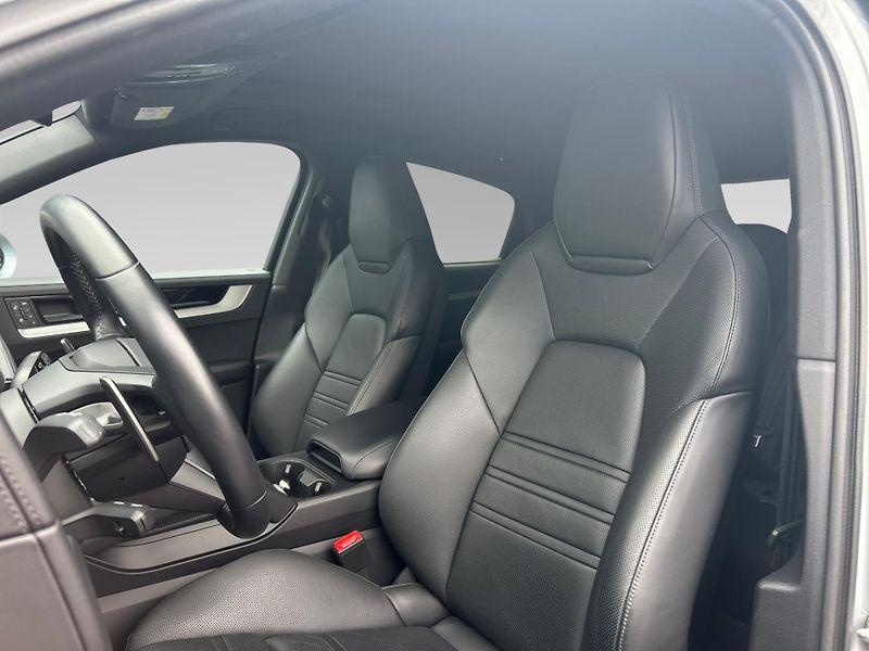 Porsche Cayenne S E-hybrid Coupe - fotka 16 z 30
